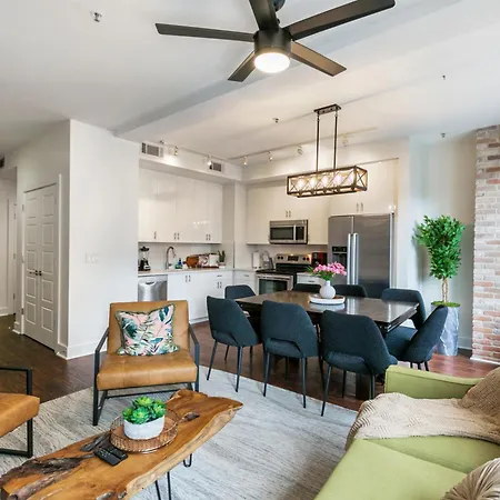 Apartment Nola's Finest: 4-bedroom Luxury New Orleans