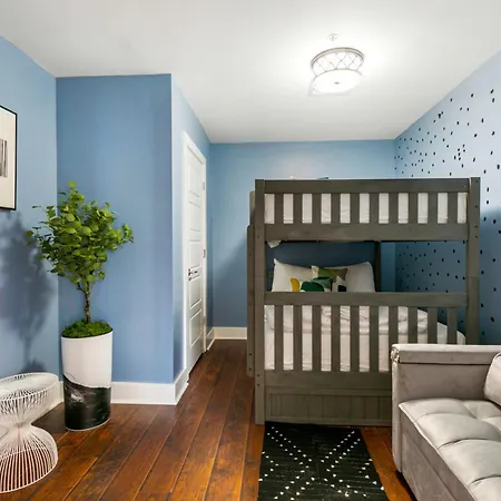 Nola's Finest: 4-bedroom Luxury Apartment New Orleans