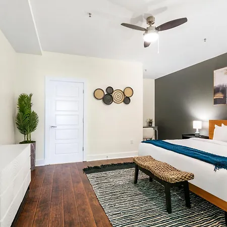 Apartment Nola's Finest: 4-bedroom Luxury New Orleans