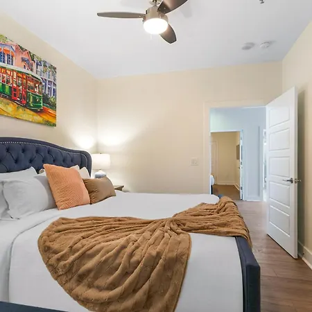 Apartment French Quarter Oasis: Spacious 4-bedroom
