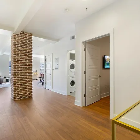 French Quarter Oasis: Spacious 4-bedroom Apartment *