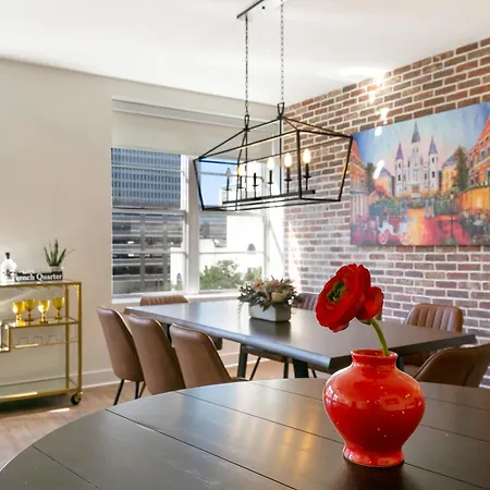 Apartment French Quarter Oasis: Spacious 4-bedroom