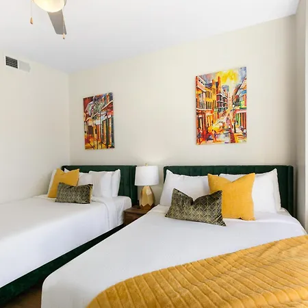 Apartment French Quarter Oasis: Spacious 4-bedroom New Orleans