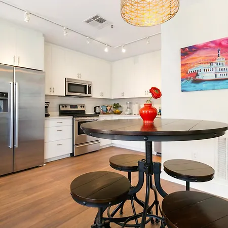Apartment French Quarter Oasis: Spacious 4-bedroom