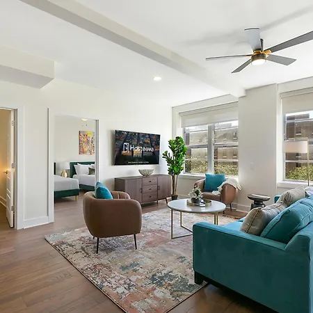 French Quarter Oasis: Spacious 4-bedroom Apartment
