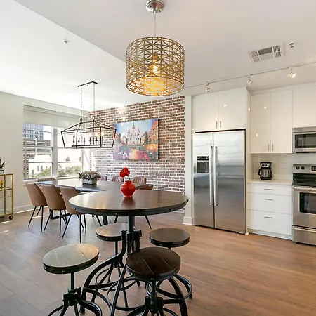 French Quarter Oasis: Spacious 4-bedroom *