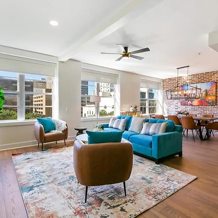 French Quarter Oasis: Spacious 4-bedroom