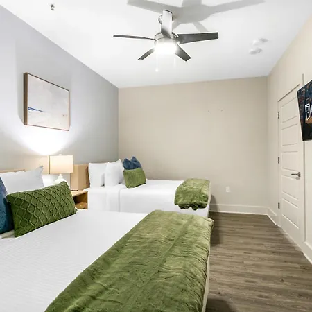Steps To French Quarter Rooftop & Gym Sleeps 12 New Orleans