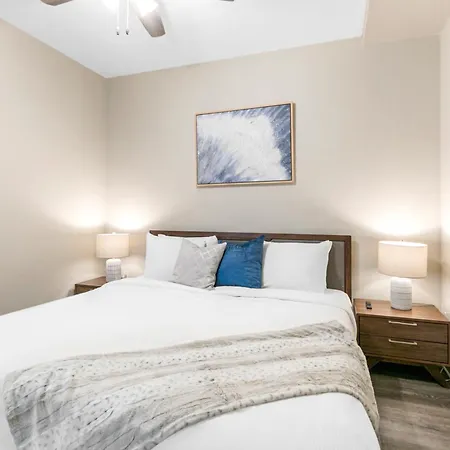 Steps To French Quarter Rooftop & Gym Sleeps 12 * New Orleans