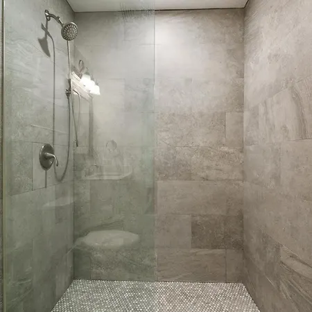 Apartment Spacious Luxury 4br Moments From French Quarter