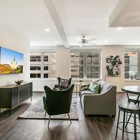 Spacious Luxury 4br Moments From French Quarter