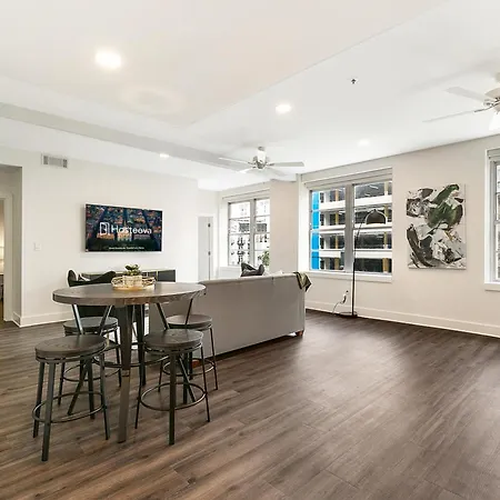 Spacious Luxury 4br Moments From French Quarter