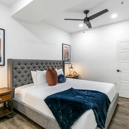 Chic 4br In California Building * New Orleans