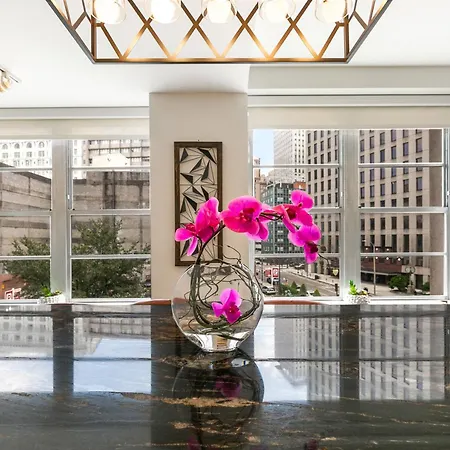 Chic 4br In California Building *
