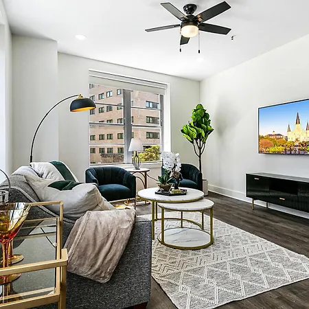 Chic 4br In California Building Apartment New Orleans