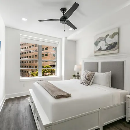 Chic 4br In California Building Apartment *