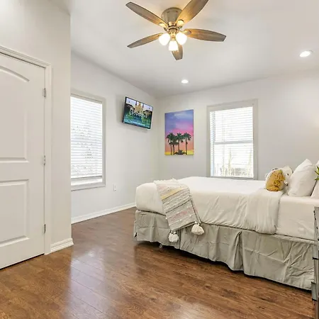 Carondelet Street Spacious Close To French Quarter Apartment New Orleans