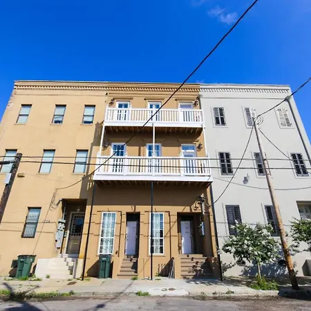 Carondelet Street Spacious Close To French Quarter * New Orleans