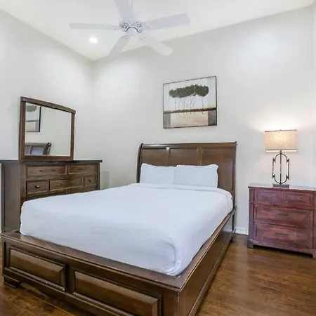 Carondelet Street Spacious Close To French Quarter Apartment New Orleans