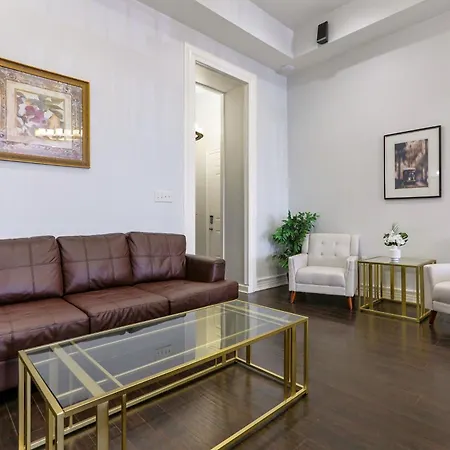 Carondelet Street Spacious Close To French Quarter Apartment