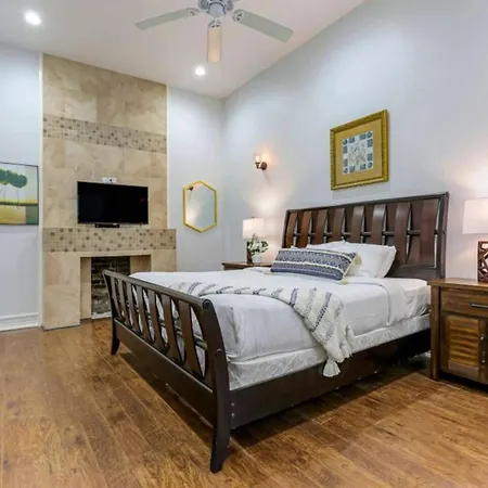 Apartment Carondelet Street Spacious Close To French Quarter New Orleans