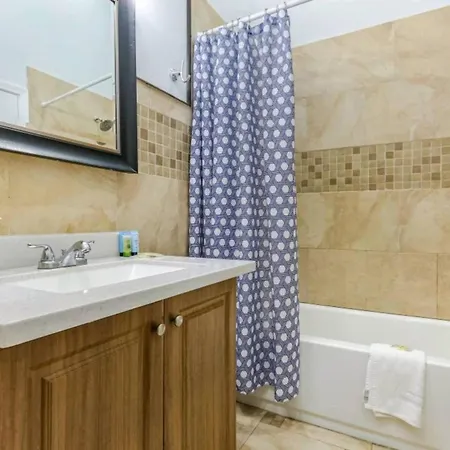 Carondelet Street Spacious Close To French Quarter Apartment New Orleans