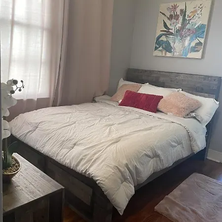 3 Nights Minimum, Parade Route, Entire Home, Magazine St *