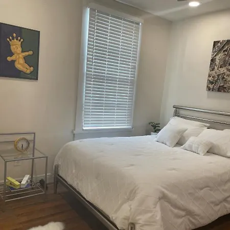 Apartment 3 Nights Minimum, Parade Route, Entire Home, Magazine St *
