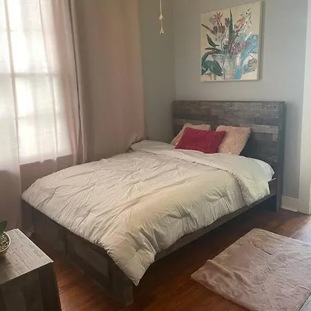 7 Min To Cbd, 3 Nights Minimum, Parade Route, Apartment *