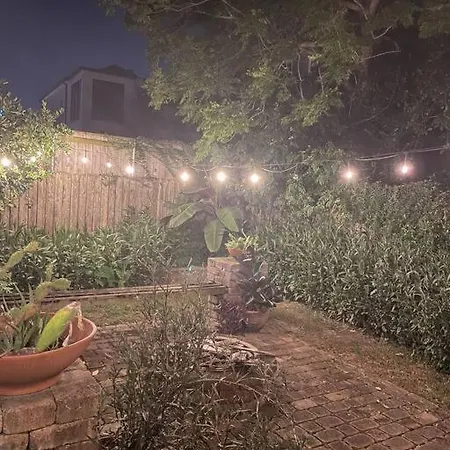 Apartment 7 Min To Cbd, 3 Nights Minimum, Parade Route,