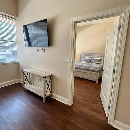 Spacious 1br Near French Quarter With Pool & Gym New Orleans