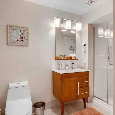Delightful Downtown Modern Apartment New Orleans