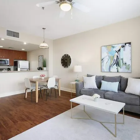 Delightful Downtown Modern * New Orleans