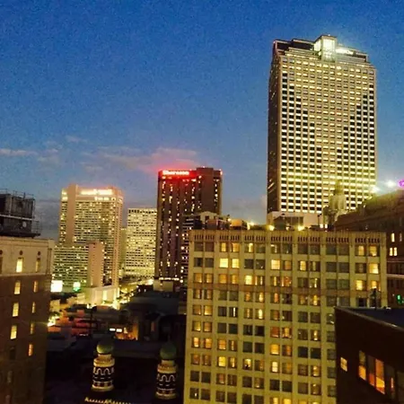 Delightful Downtown Modern * New Orleans