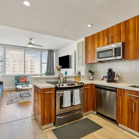 Delightful Downtown Modern Apartment New Orleans