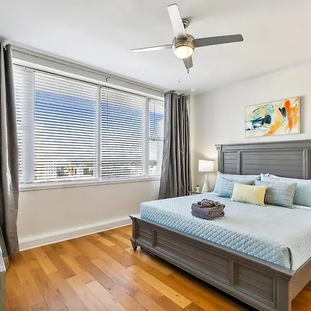 Apartment Delightful Downtown Modern New Orleans