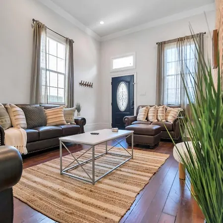 Treme W Plunge Pool & Arcade Games Holiday home *