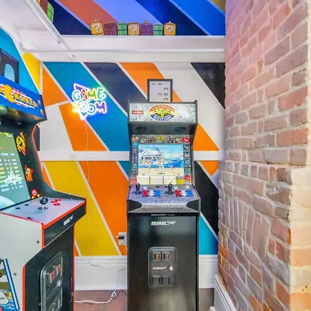 Treme W Plunge Pool & Arcade Games Holiday home