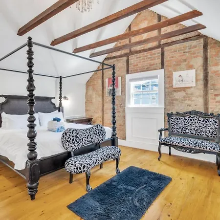 Elegant 3br Historic With Pool - Steps To Fq Holiday home