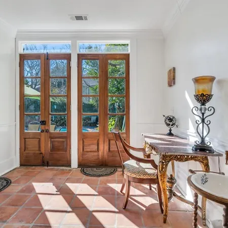 Elegant 3br Historic With Pool - Steps To Fq Holiday home