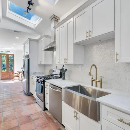 Elegant 3br Historic With Pool - Steps To Fq Holiday home New Orleans