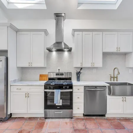 Elegant 3br Historic With Pool - Steps To Fq *