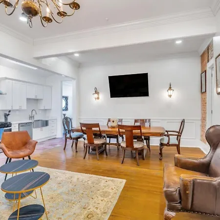 Elegant 3br Historic With Pool - Steps To Fq Holiday home