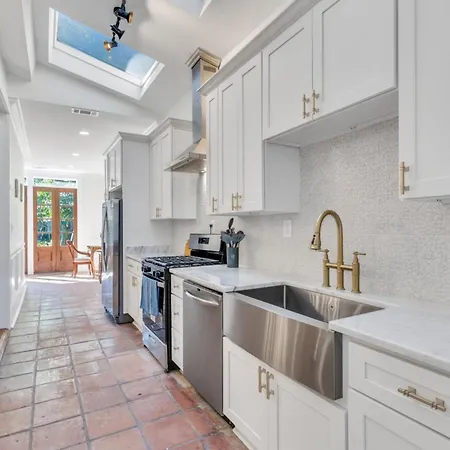 Elegant 3br Historic With Pool - Steps To Fq *