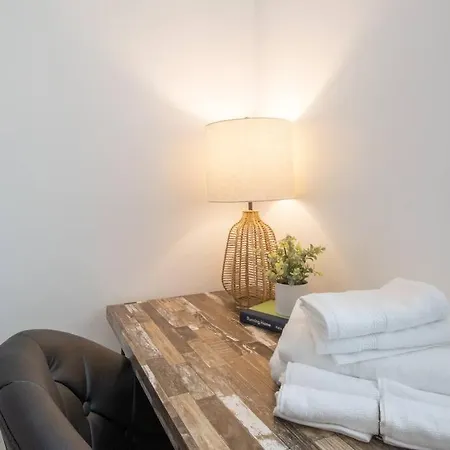 Apartment Luxury 6 Bedroom Oasis New Orleans