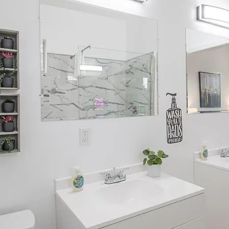 Luxury 6 Bedroom Oasis * New Orleans