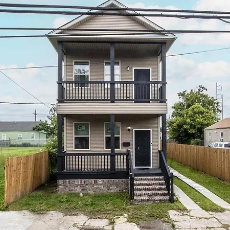 Luxury 6 Bedroom Oasis Apartment New Orleans