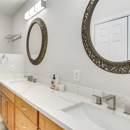Cozy Retreat - 5 Mi To French Quarter! Holiday home New Orleans