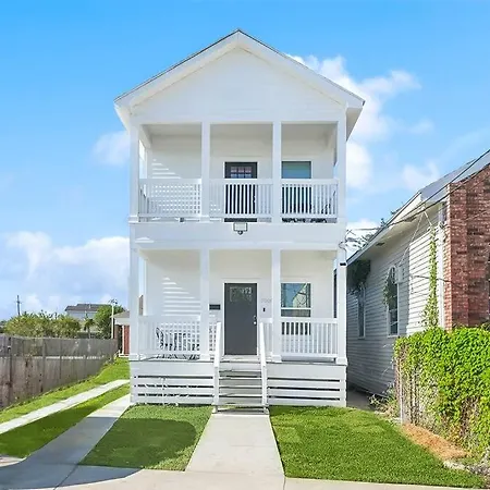 Apartment Charming Oasis In Nola