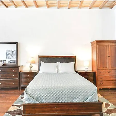 Apartment Downtown Exposed Wood 2 Min Fq New Orleans